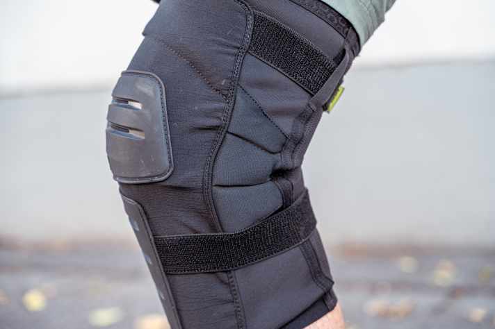 Gut gelöst: Der Klett oberhalb der Wade verbessert den Sitz