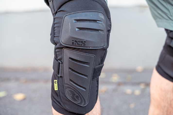 Die lange Slide Plate ist zweigeteilt für bessere Beweglichkeit