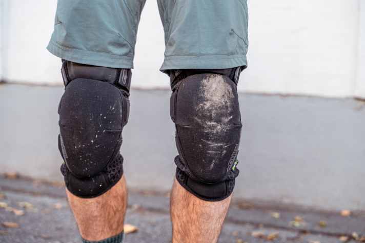 The O'Neal Redeema Knee Guard has been on the market for some time. Unfortunately, it can no longer really keep up with current models