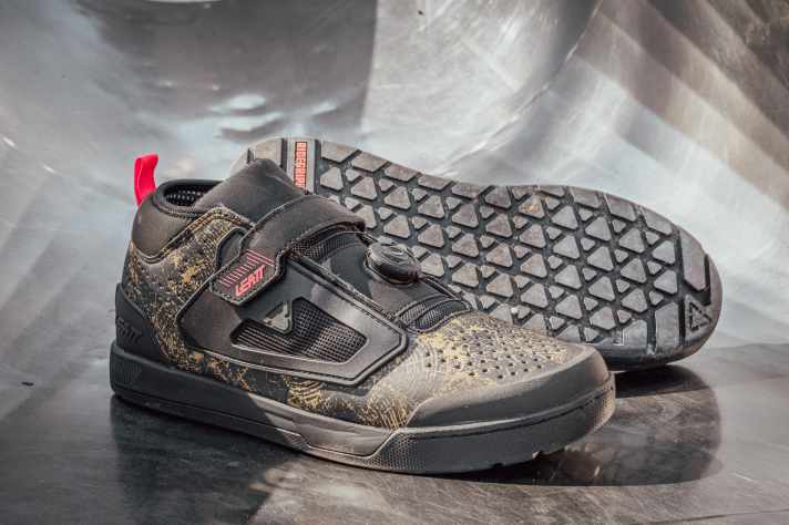 Enduro, freeride, downhill - the Leatt seems to be made for everything where the feet can take maximum protection