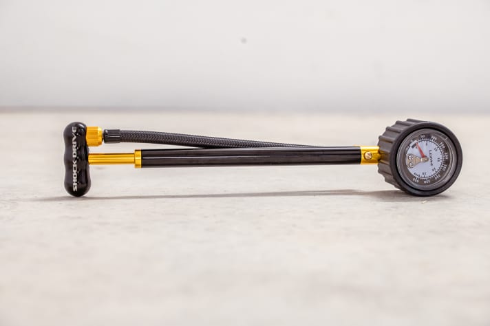 Lezyne's Shock Drive damper pump is also available in an analogue version