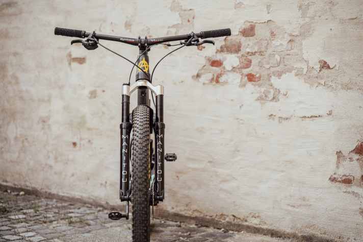 34 Millimeter dicke Standrohre sollen bei der R8 für hohe Steifigkeit sorgen.