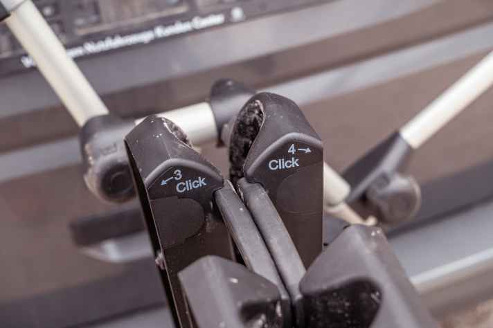 Die Reihenfolge für den Aufbau ist auf dem Träger aufgedruckt