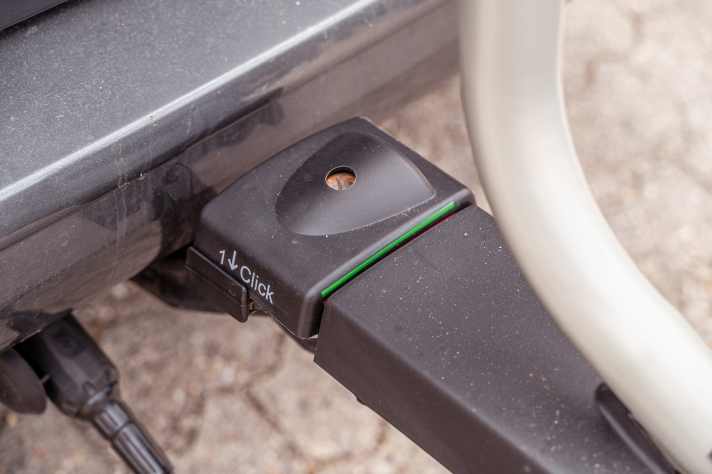 Die Montage auf der Kupplung ist speziell und verzichtet auf einen klassischen Klemmhebel