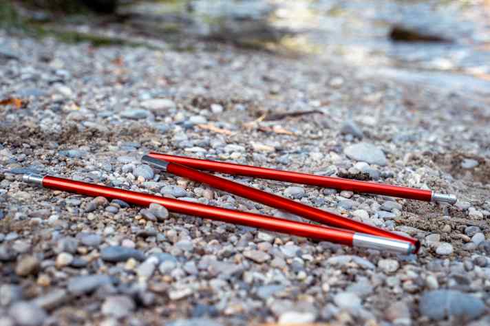 The linkage has also been adapted. The individual elements have been shortened to 30 centimetres to fit better between road bike handlebars