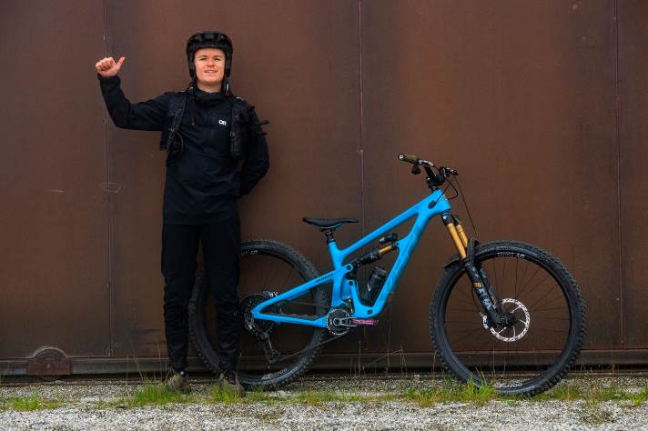 Max Fuchs ist Testredakteur und Fotograf bei BIKE. Das Yeti SB165 musste als Testbike für die Sram Maven Ultimate B1 herhalten.