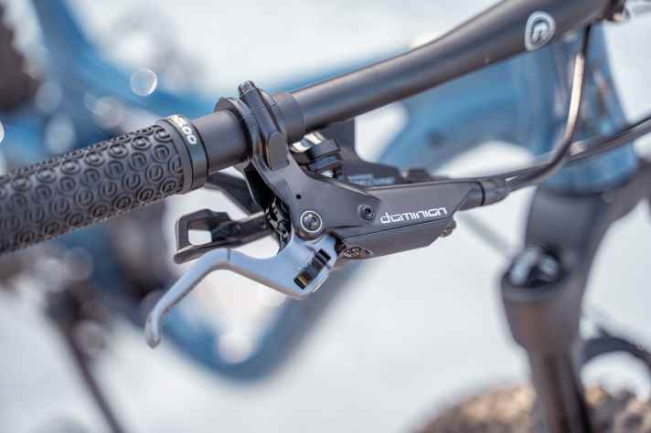 The Hayes Dominion disc brake with 4 pistons has plenty of power and is easy to adjust.