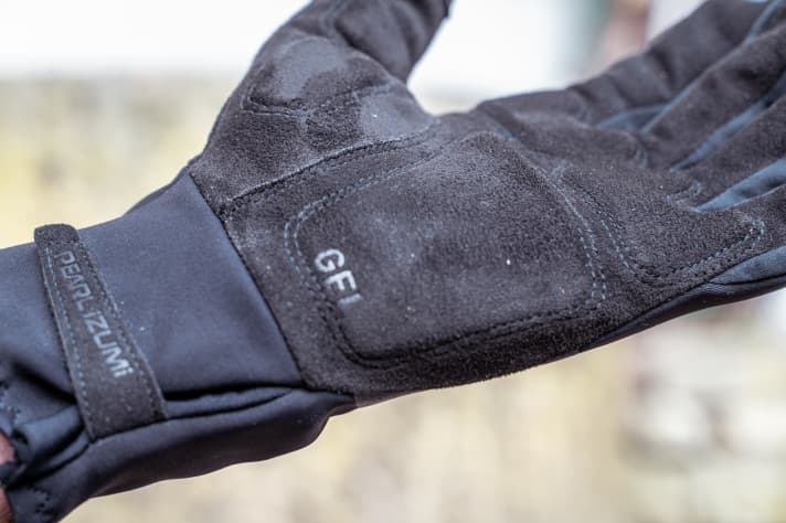 More annoying than helpful: the bulging pad on the palm of the hand