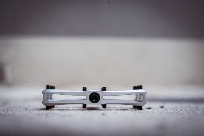 Slightly concave pedals generally generate a very high grip level