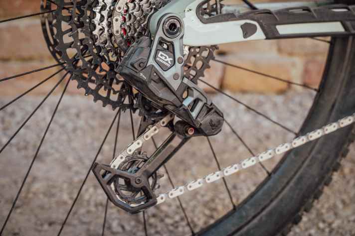 The GX Eagle paves the way for Sram's transmission drivetrains. It is slightly heavier but hardly any worse than the top gears in terms of function