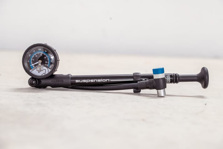 Leichte und kompakte Dämpferpumpe von Pro. Für den Preis hätten wir etwas höhere Qualität erwartet