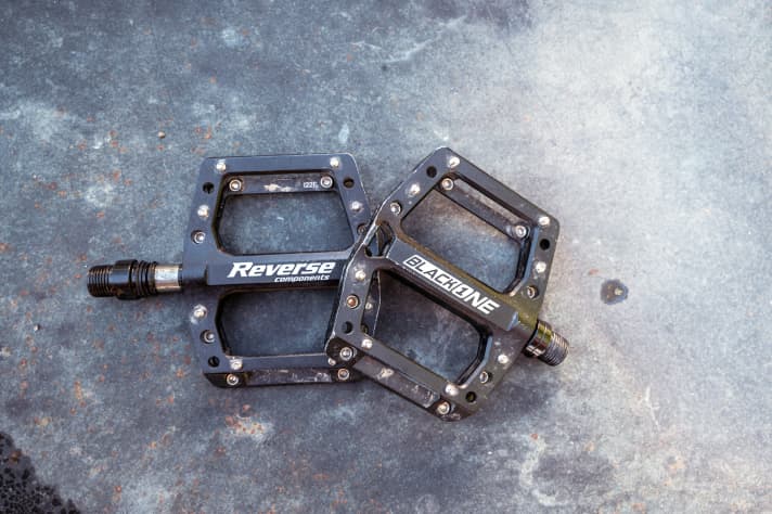 The Reverse children's pedals are based on the technology of the high-quality Black One pedals