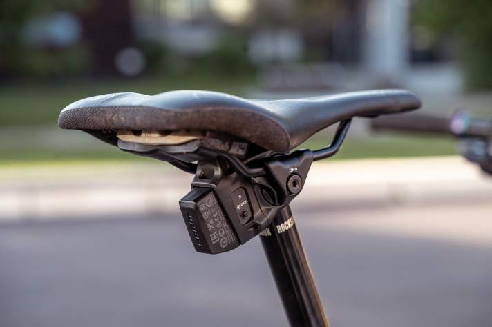 The battery is easily accessible and well secured under the saddle.