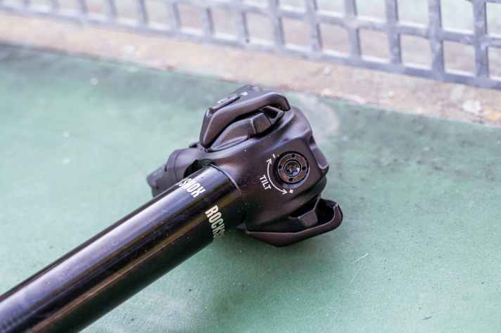 The angle adjustment is also particularly easy using a Torx screw.