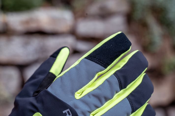 Zum Brille abwischen reicht der kleine weiche Besatz noch aus. Für die Rotznase müssen dann die Finger herhalten