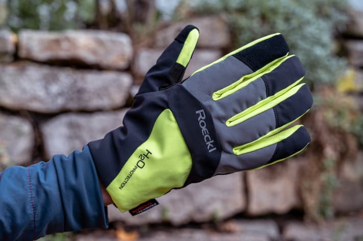 Pleasantly warm and also waterproof - unfortunately the cuffs are a little short