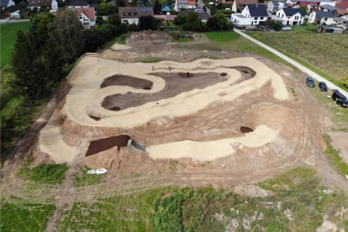 Building a pump track requires good planning and a lot of expertise.