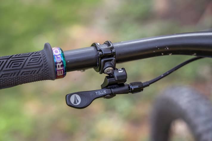 Not much has changed on the lever of the SDG Tellis V2. It is pleasantly smooth-running and easy to position