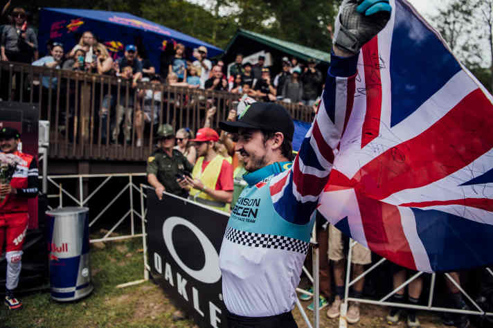 Danny Hart celebrates at the UCI DH World Cup in Snowshoe, USA on 7 September 2019.