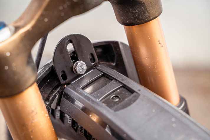 You first have to find the right solution for mounting on the fork, but then the mudguard is fixed and aligned.