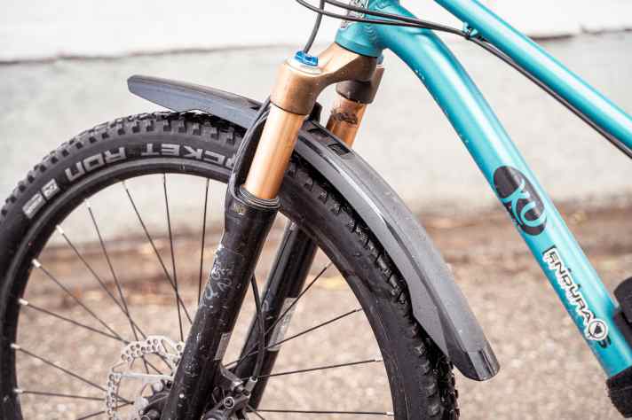 With the Rowdy Set 2.0, SKS offers a highly adjustable mudguard for children’s bikes with wheel sizes ranging from 20 to 24 inches.