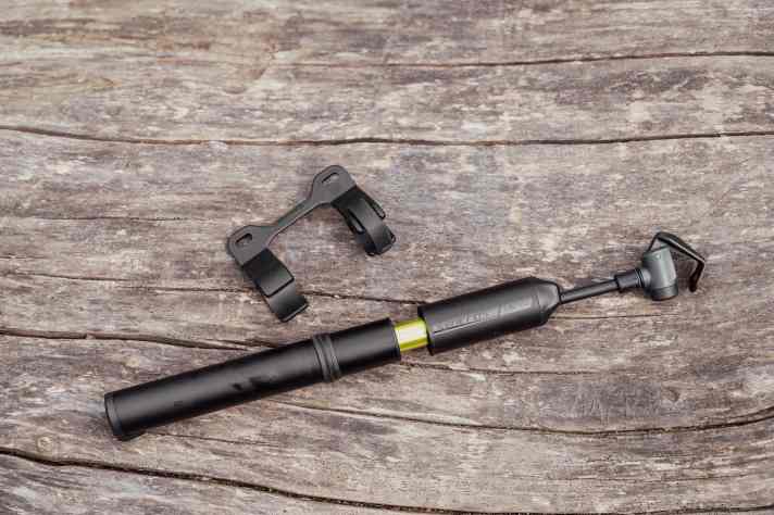 Syncros offers the Boundary 1.5 HV in sizes S and M. We tested the larger version