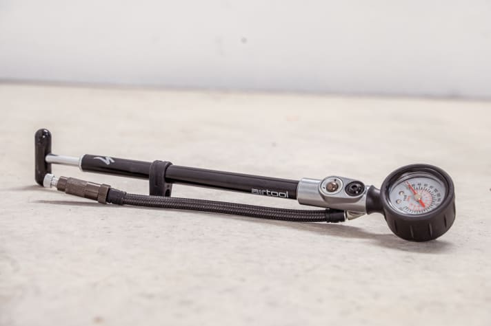 A stylish piece for lovers of high-quality tools. However, the Specialized could not fully convince with the measured values