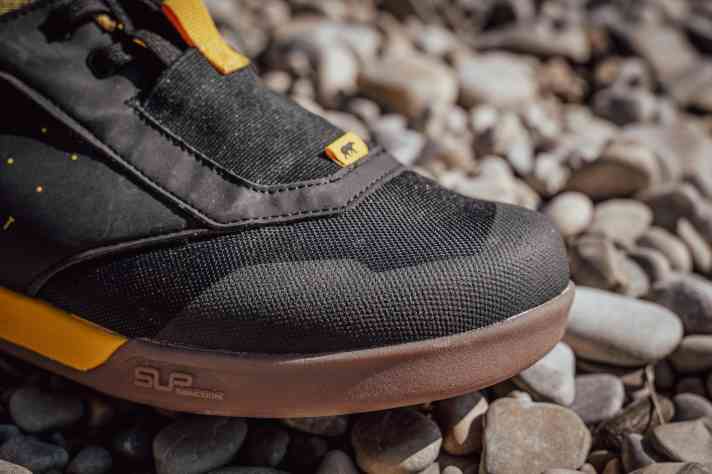 Die Zehenkappe ist richtig robust und bietet guten Schutz