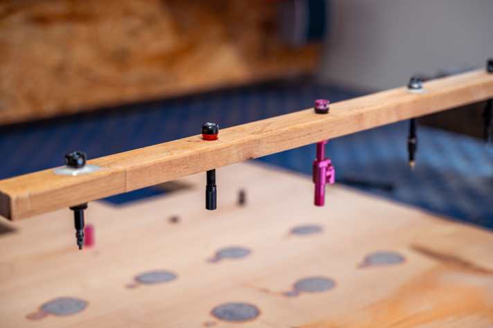 Was passiert, wenn Dichtflüssgeit in den Ventilkern eindringt? Das haben wir in einem Langzeitversuch nachgestellt.