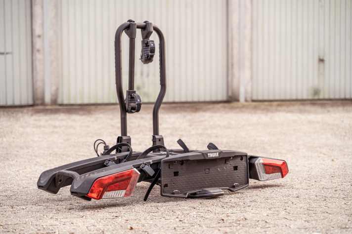 Nix zu machen: Der Thule kommt nahezu fertig montiert aus dem Karton und besticht direkt mit hochwertiger Verarbeitung