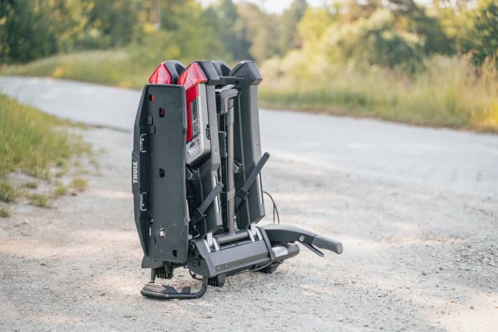 Auspacken und los geht`s. Der Thule Epos steckt komplett vormontiert im Versandkarton