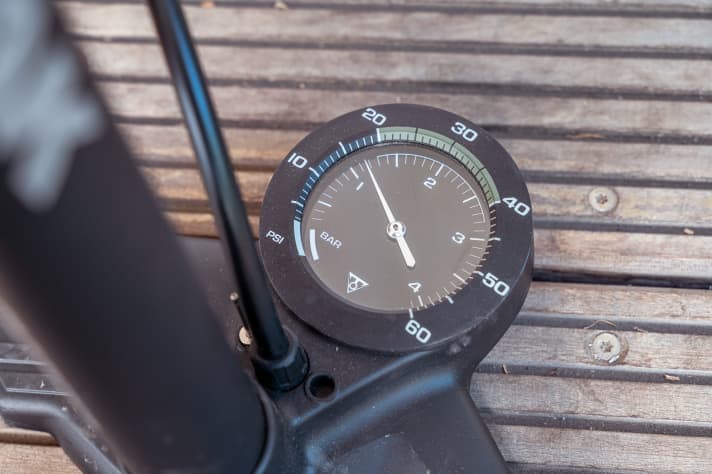 The tenths increments can also be read off clearly.