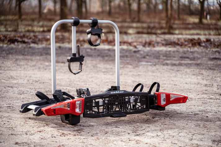Der Uebler i21 Z60 ist das absolute Fliegengewicht unter den Fahrradträgern. Trotzdem taugt er auch zum Transport von E-Bikes