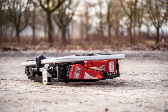 Compactly folded, the Uebler is easy to stow away and transport to the car