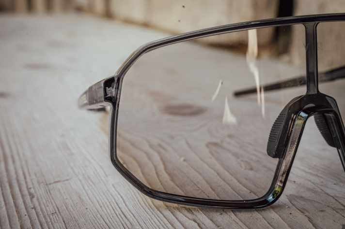 One thing is clear: glasses that start at category 0 still work at dusk. Many glasses with category 1-3 are already too dark by then