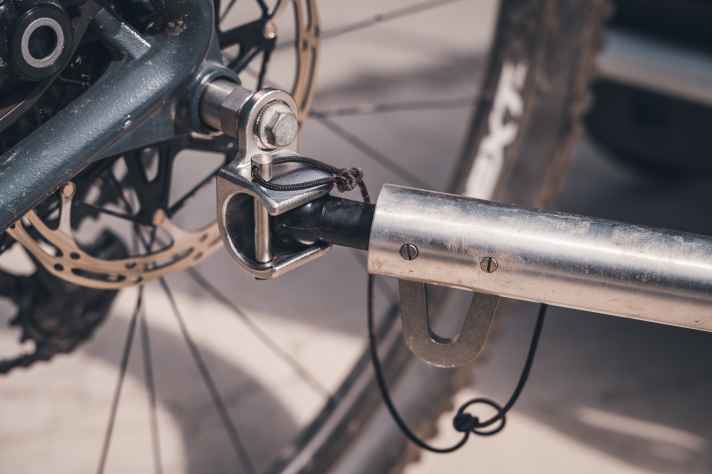 Cyclists with children will be familiar with the coupling from the Thule trailer. The Veolo is also optionally available with a Weber coupling