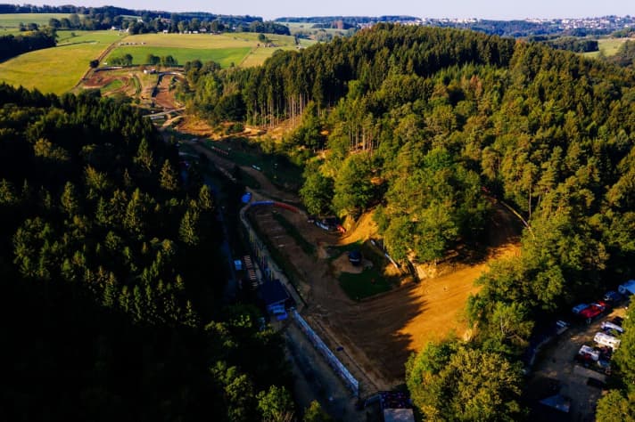 Das Areal der Motocross-Strecke in Bielstein wird auch für die XC-E-MTB Rennen genutzt.