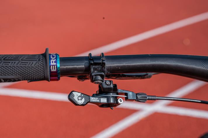 Griffig, leicht zu drücken und vielfach einstellbar - bei den Remotes gibt es große Unterschiede