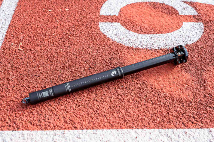 Can do significantly more than 160 mm: With a maximum stroke of 242 mm, the Wolftooth Resolve V2 is the longest dropper post on the market