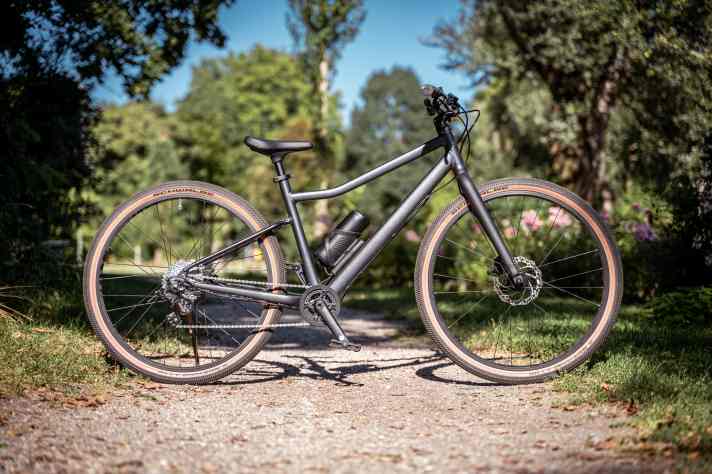 Zur Schule, zum Sport, zu Freunden - das Woom Explore e 5 mit Nabenmotor will Kindern ab 7 Jahren auch weitere Strecken mit dem Rad ermöglichen