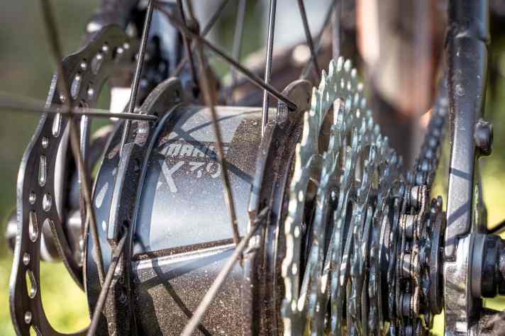 The Mahle motor delivers 250 watts and pushes the lightweight kids forward with plenty of oomph