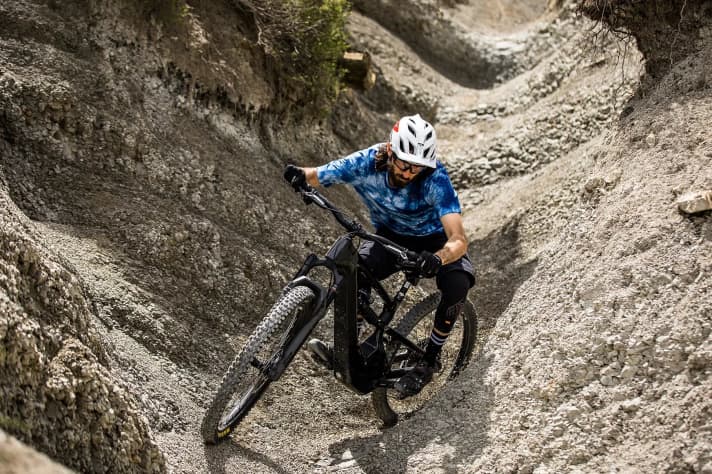 Test pilot Pontal: In the hills of the Côte-d'Azur and during races, the bike and drivetrain are tested under extreme conditions.
