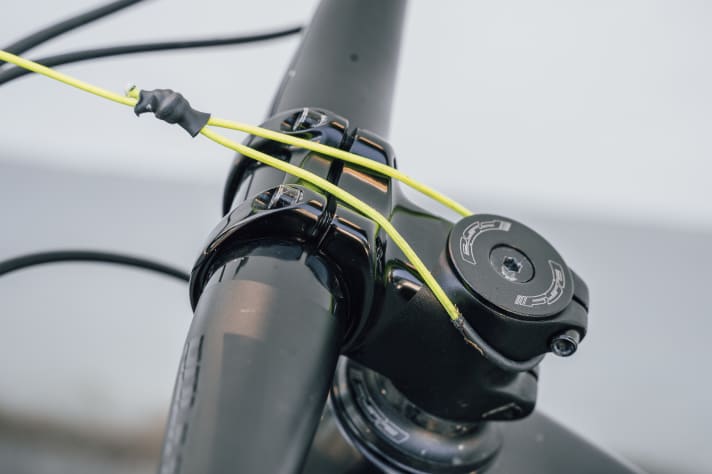 Seil schnappen und über den Vorbau legen - das hat auch der Nachwuchs schnell raus.