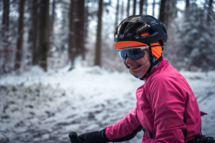 With the right clothing, cycling can be fun even in icy temperatures