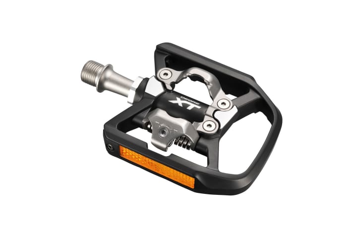 Achtung beim Klickpedal: die seitliche Bewegungsfreiheit muss vorhanden sein, um das Kniegelenk zu schonen