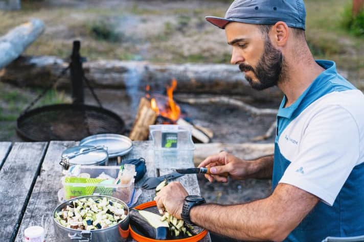 Mit Knoblauch, Zwiebeln, Salz und Gewürzen wird jedes Gericht zum Erfolg.