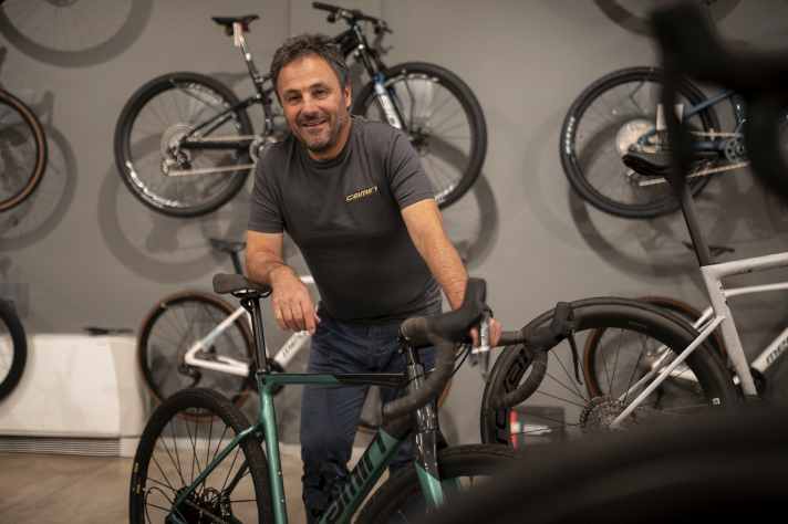 Claudio Camin gère un hôtel et un magasin de vélo à Bolzano