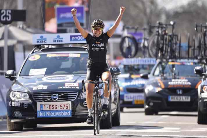 Elisa Longo Borghini bei ihrem Sieg bei der Flandern-Rundfahrt im Jahr 2015