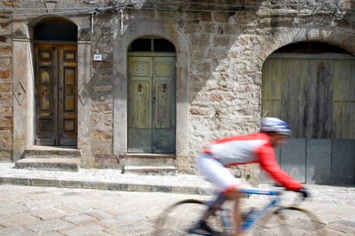   Bergdorf mit Patina: Geraci Siculo, tausend Meter hoch gelegen (Tour 3), ist zu schön, um schnell durchzurauschen. 