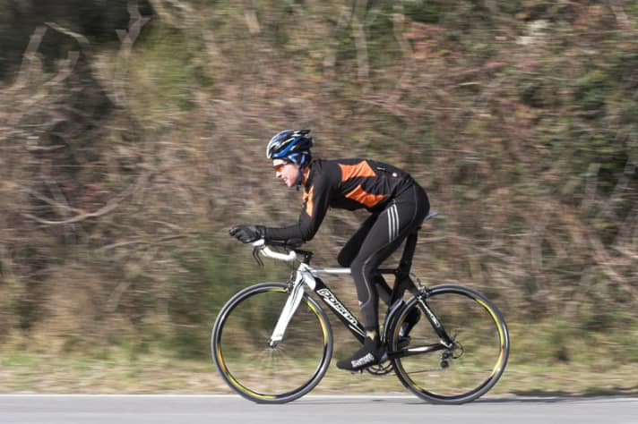   La formule pour l'ivresse de la vitesse : s'asseoir à plat signifie rouler plus vite 